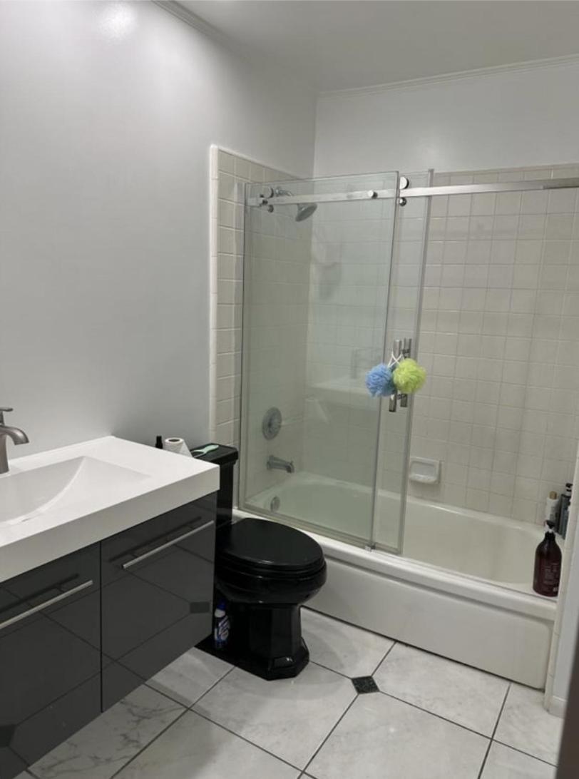 Collinswood With Private Bathroom In Shared Los Angeles