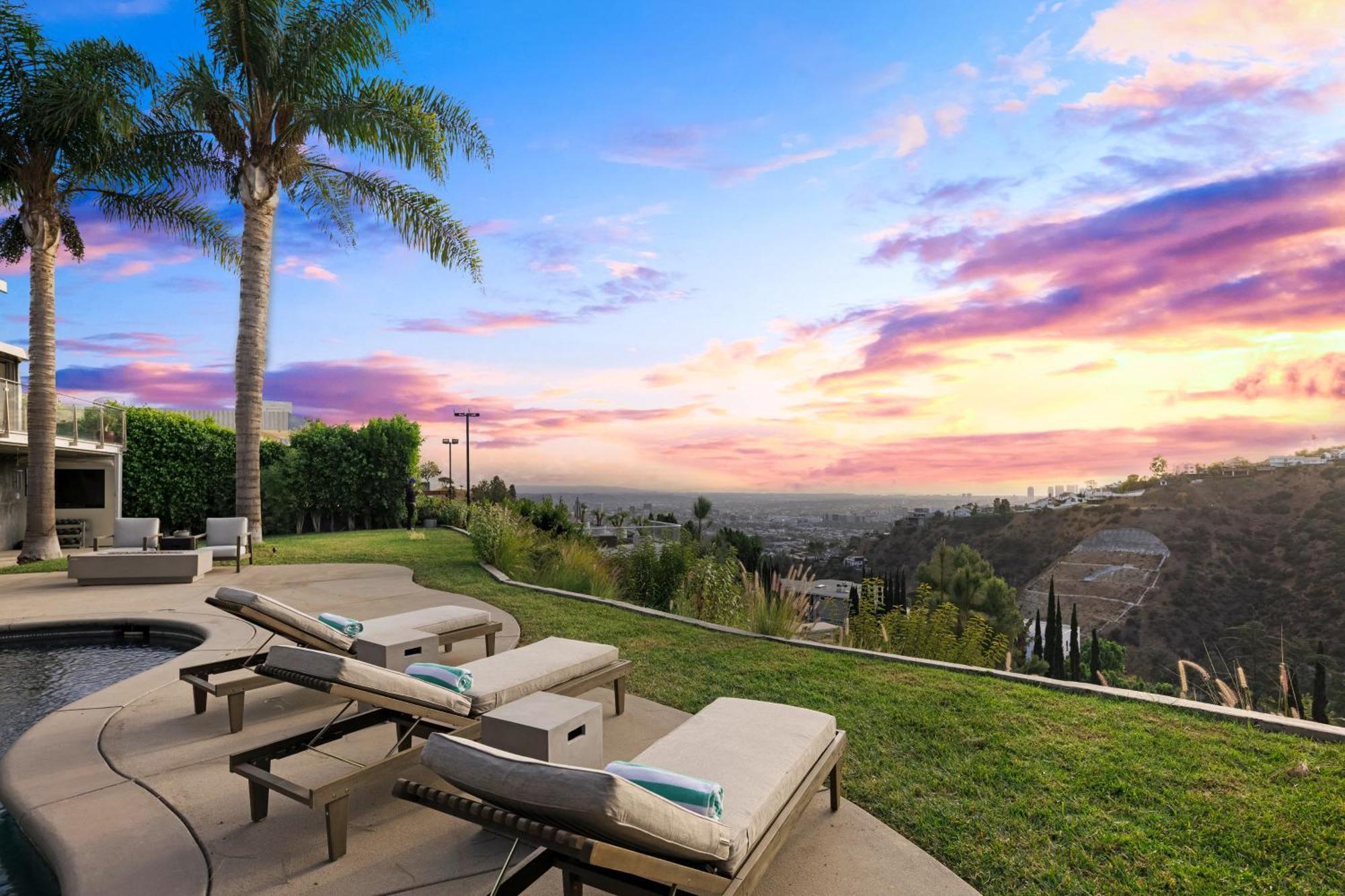Hollywood Hills Luxury Modern With Pool & Sunset Views