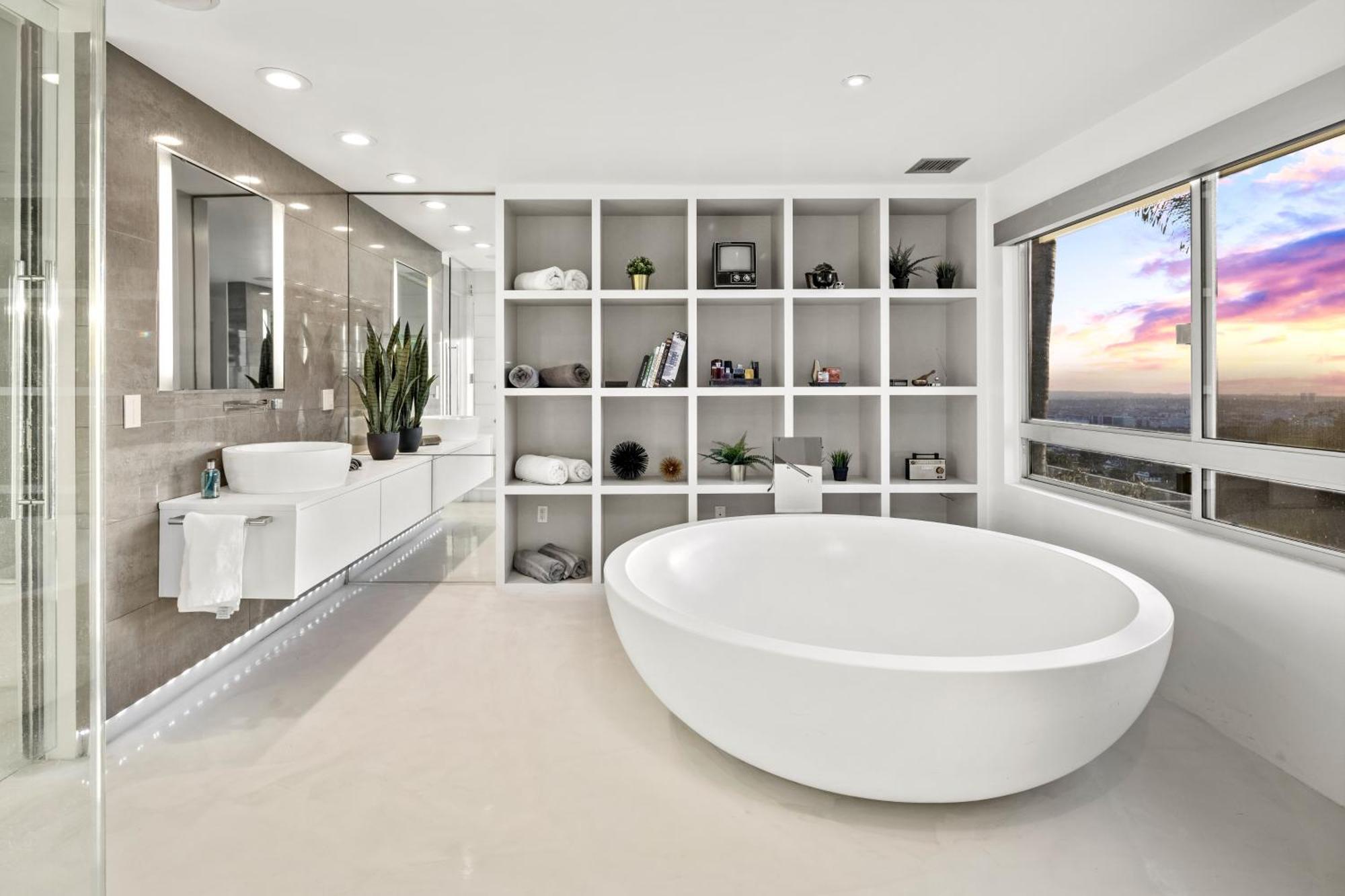 Hollywood Hills Luxury Modern With Pool & Sunset Views Villa *