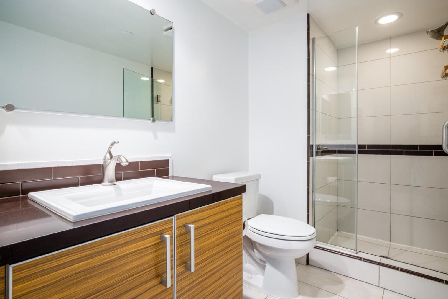 Apartment Brentwood 2br W Courtyard Nr Shops Dining Lax-385