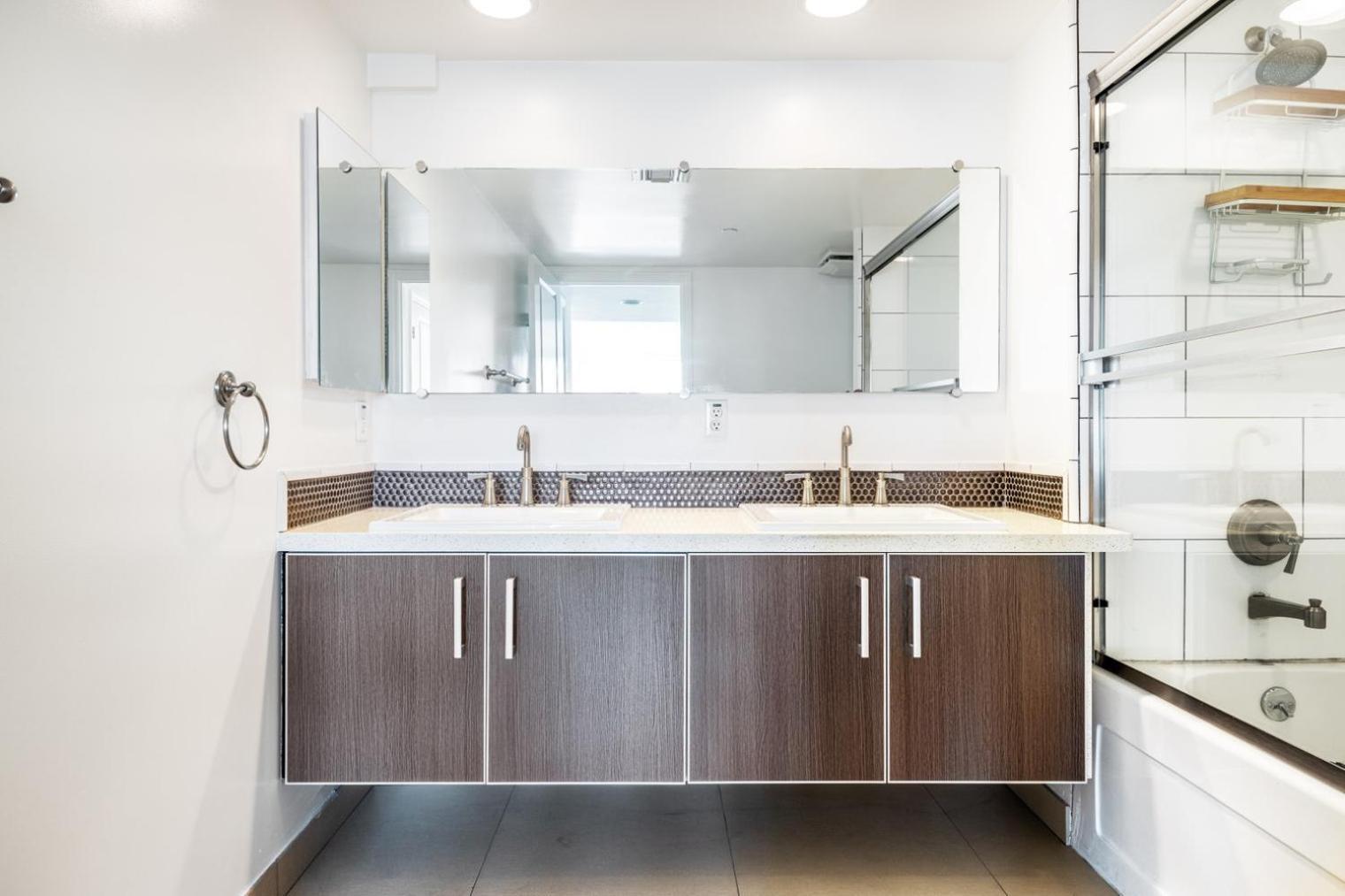 Brentwood 2br W Courtyard Nr Shops Dining Lax-385 *