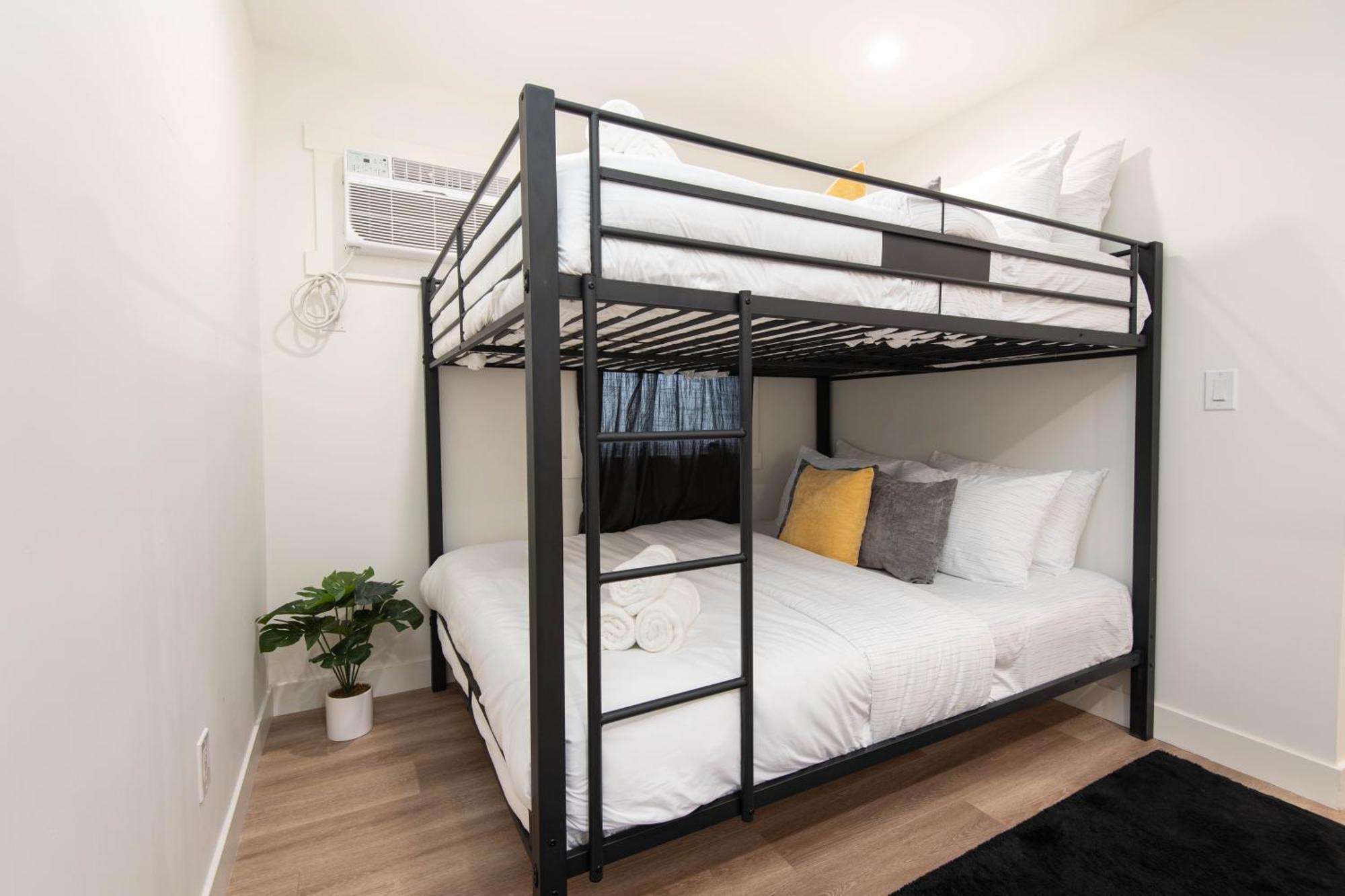 Fun 5 Bedroom House Near Dtla *