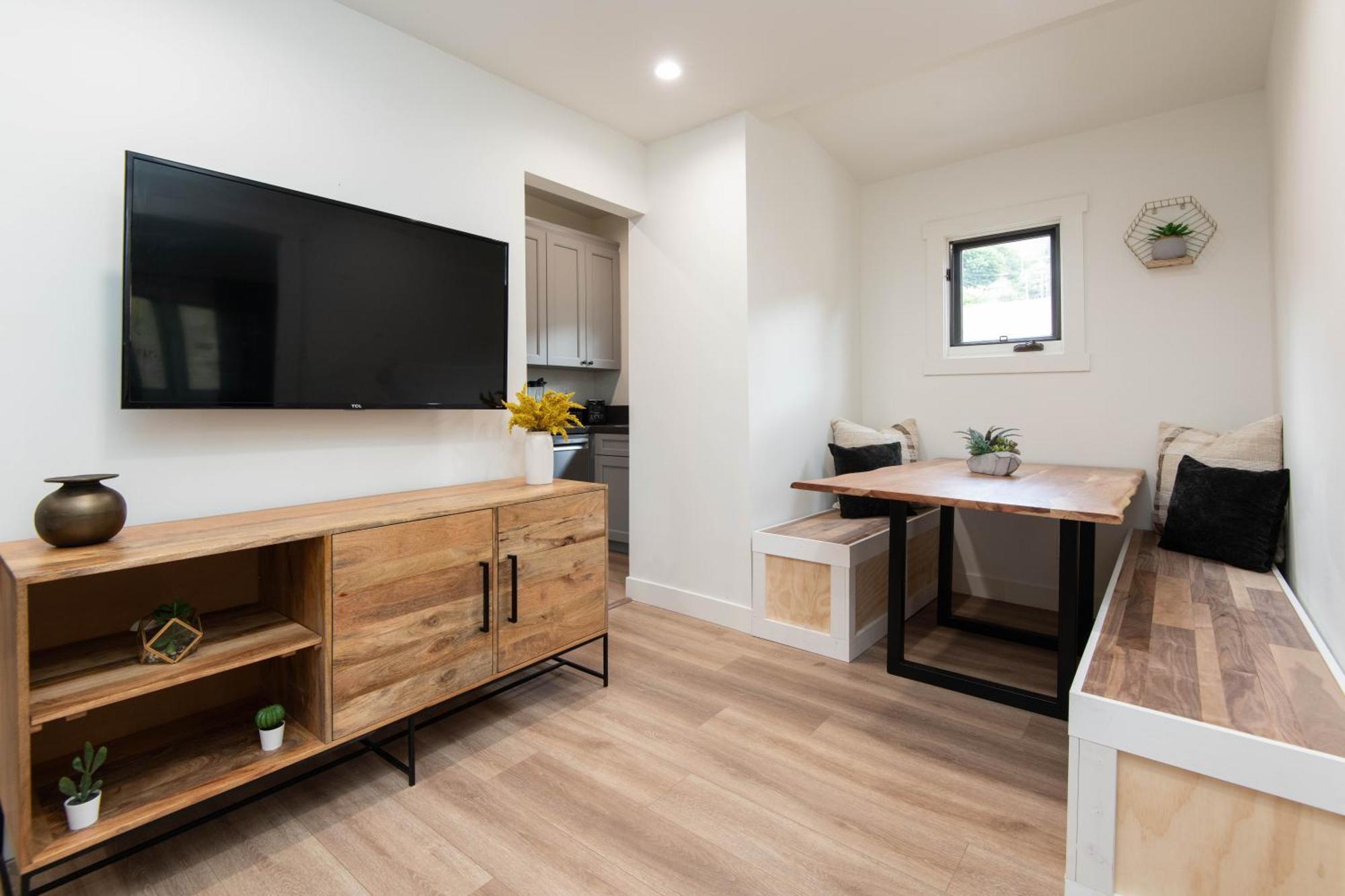 Fun 5 Bedroom House Near Dtla
