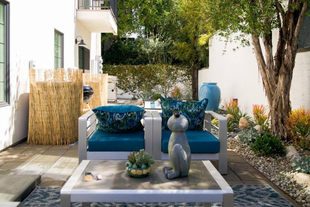 Holiday home Hollywoodland Built In Exquisite Contemporary Style *