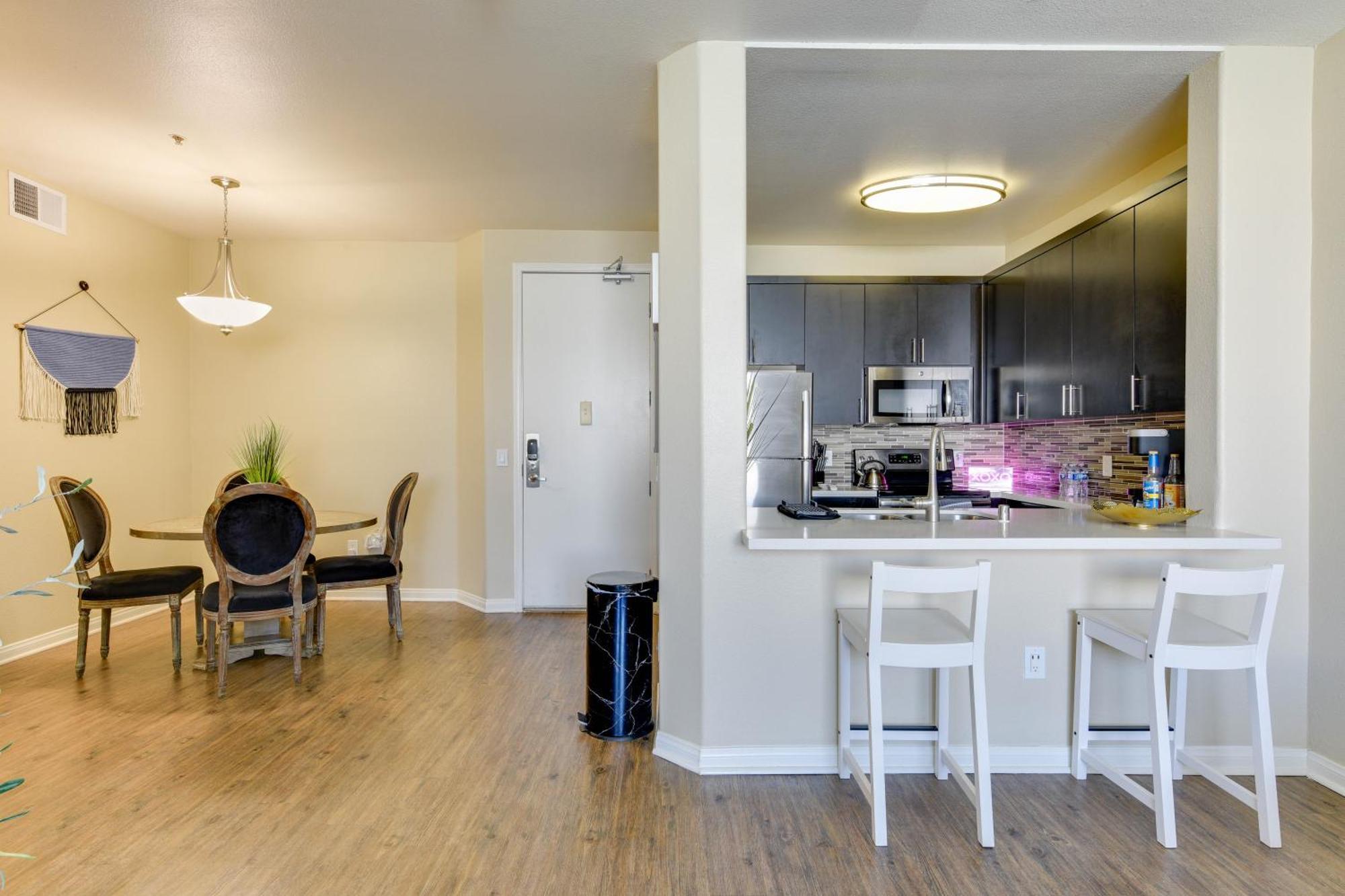 The Hideaway, Pool, Jacuzzi, And Gym Los Angeles