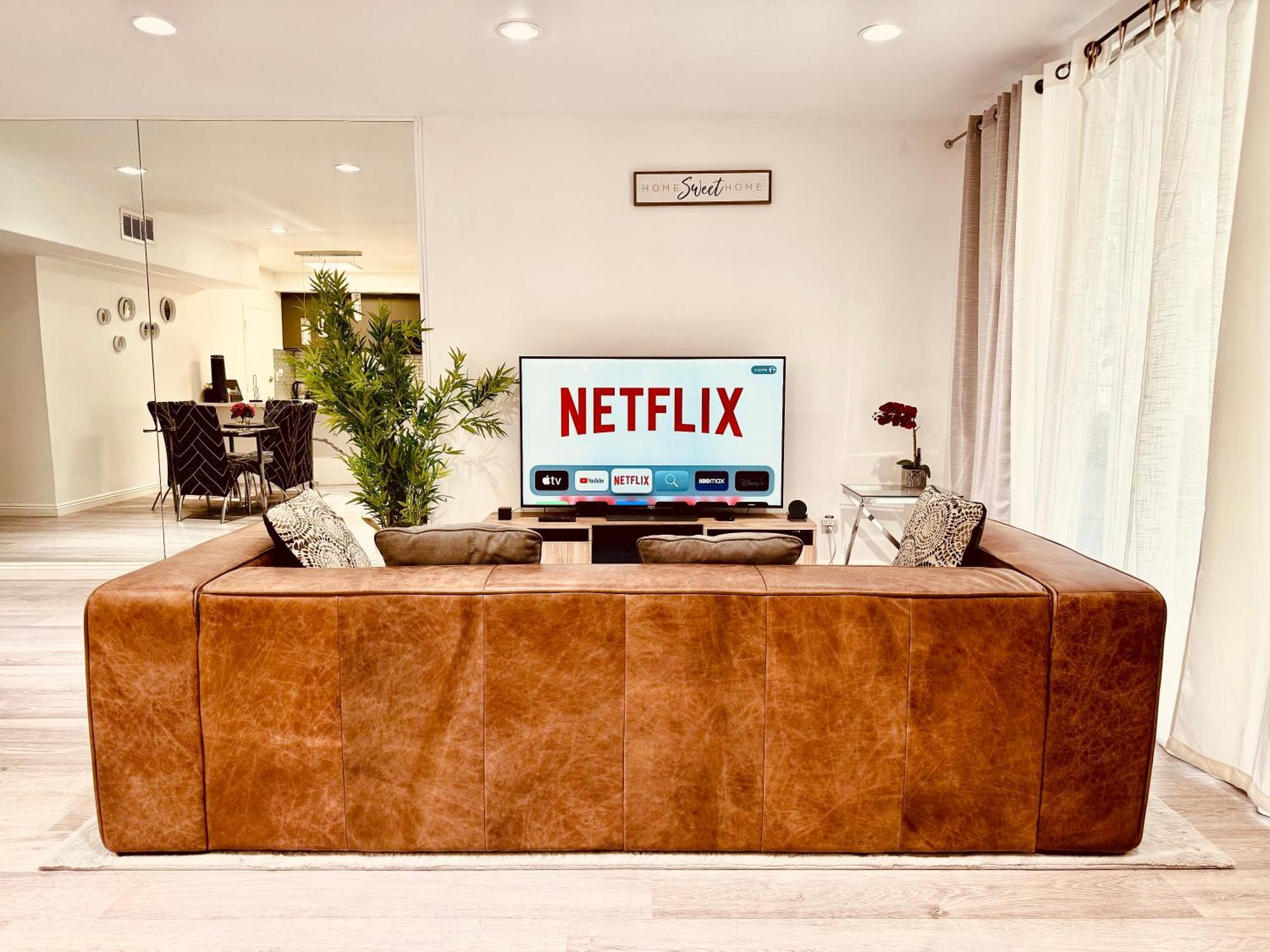 Amazing Large 2 Bedroom West Hollywood Los Angeles