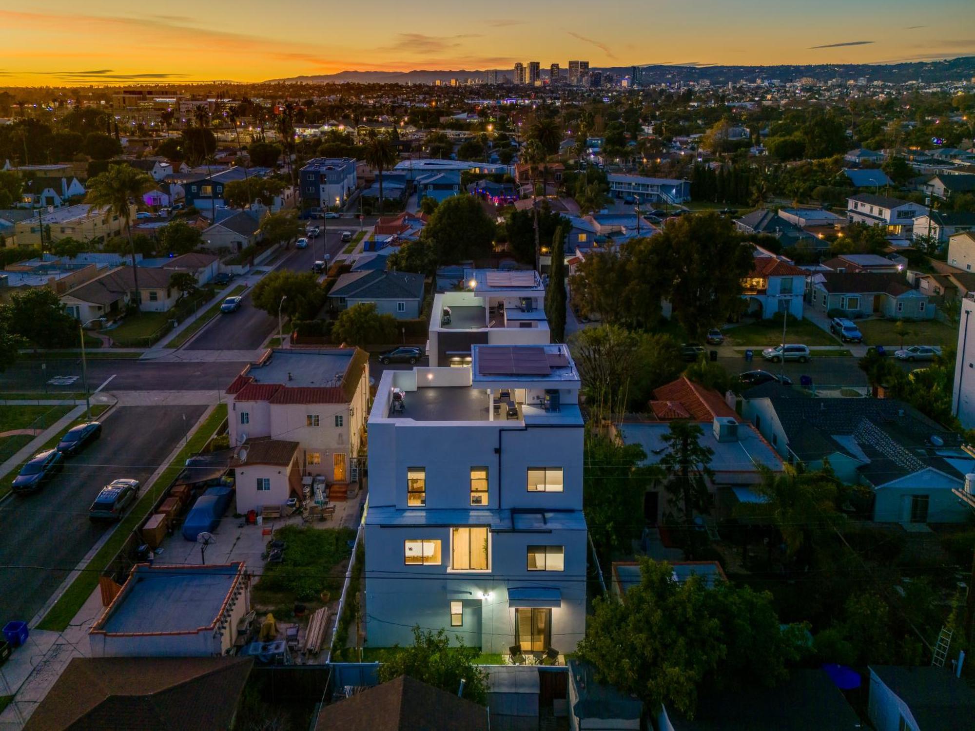Brand New Modern 5 Bedroom House Pickfair Village * Los Angeles