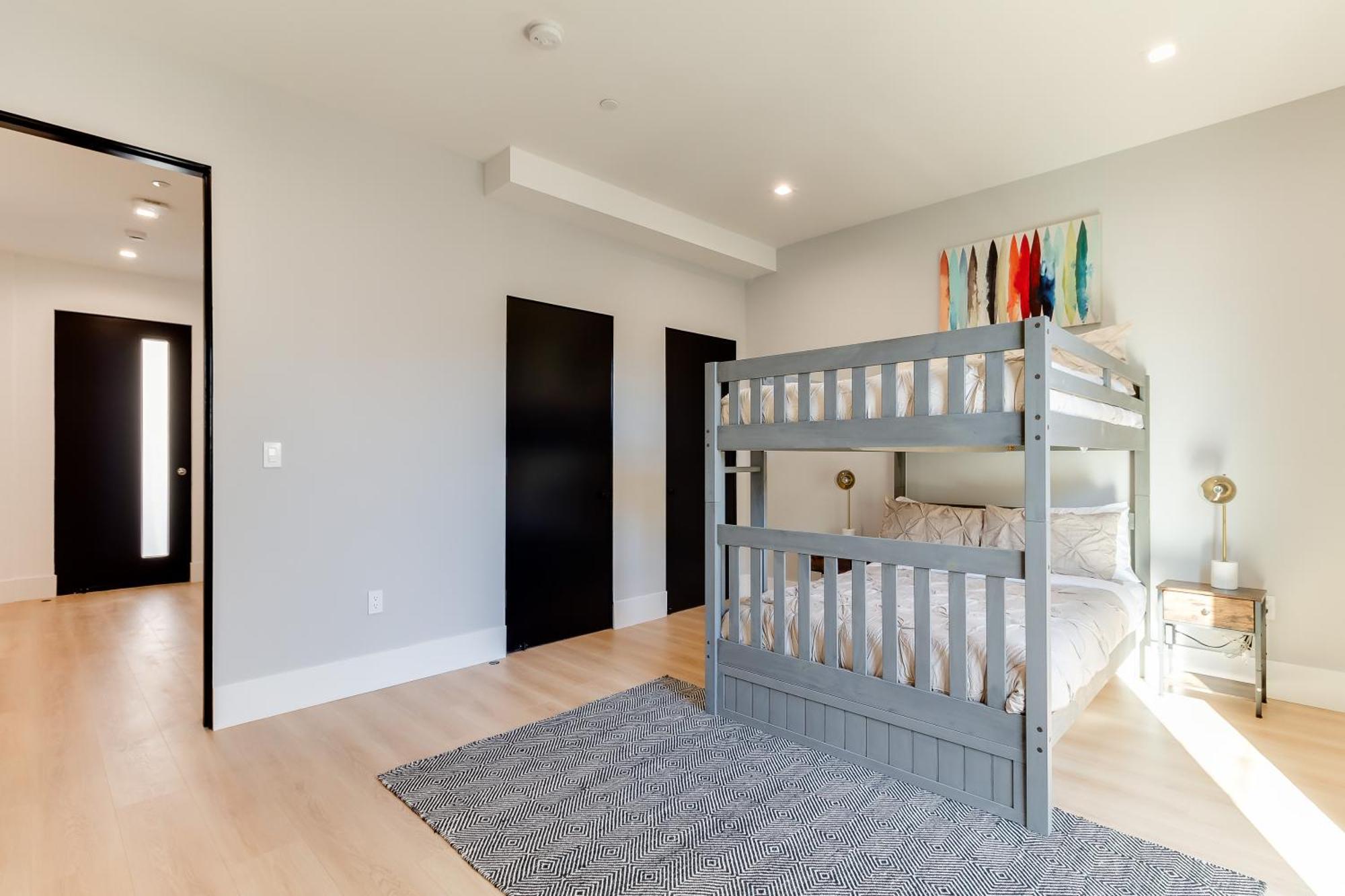 Brand New Modern 5 Bedroom House Pickfair Village Los Angeles