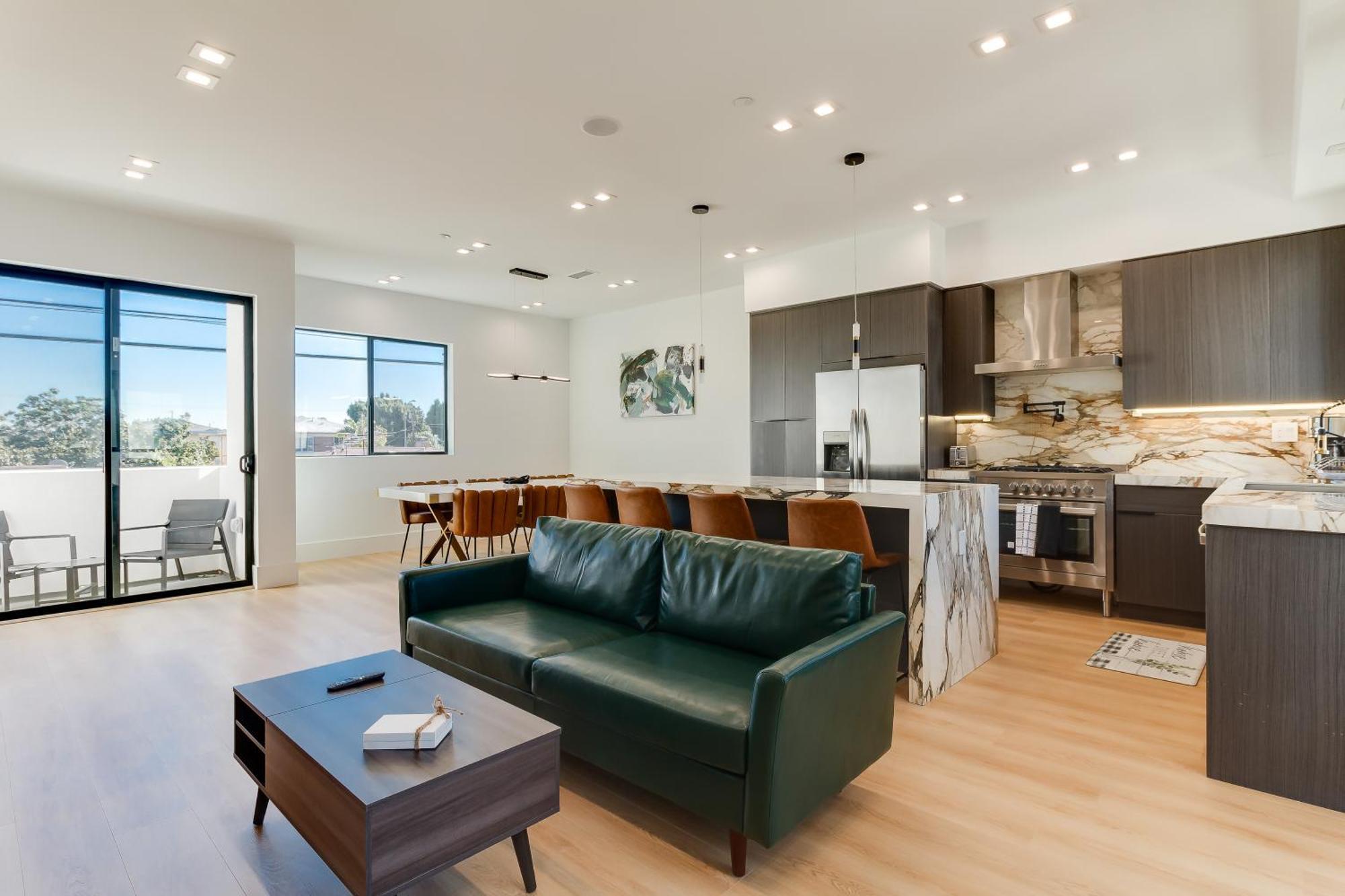 Brand New Modern 5 Bedroom House Pickfair Village *