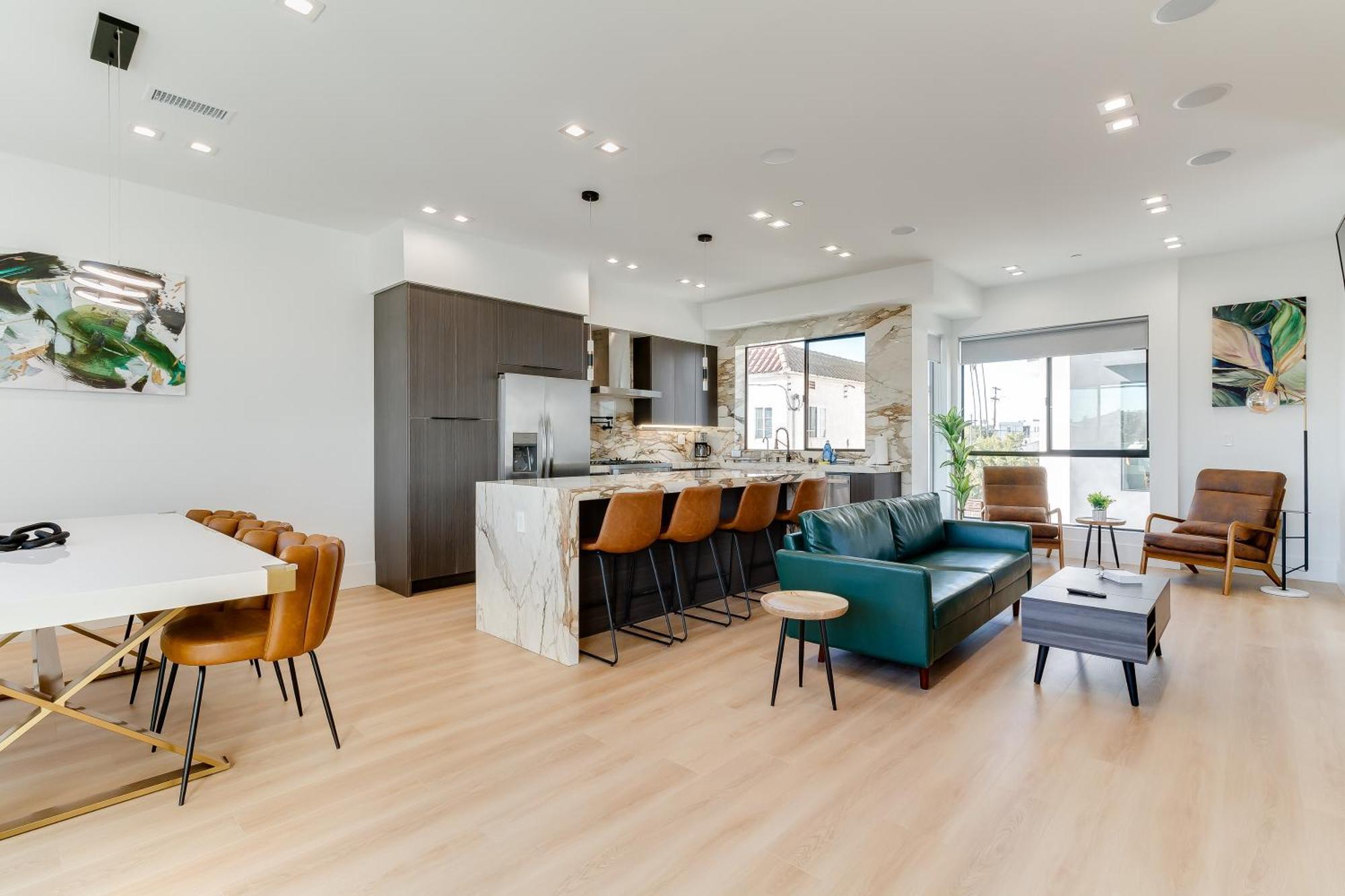 Brand New Modern 5 Bedroom House Pickfair Village Los Angeles