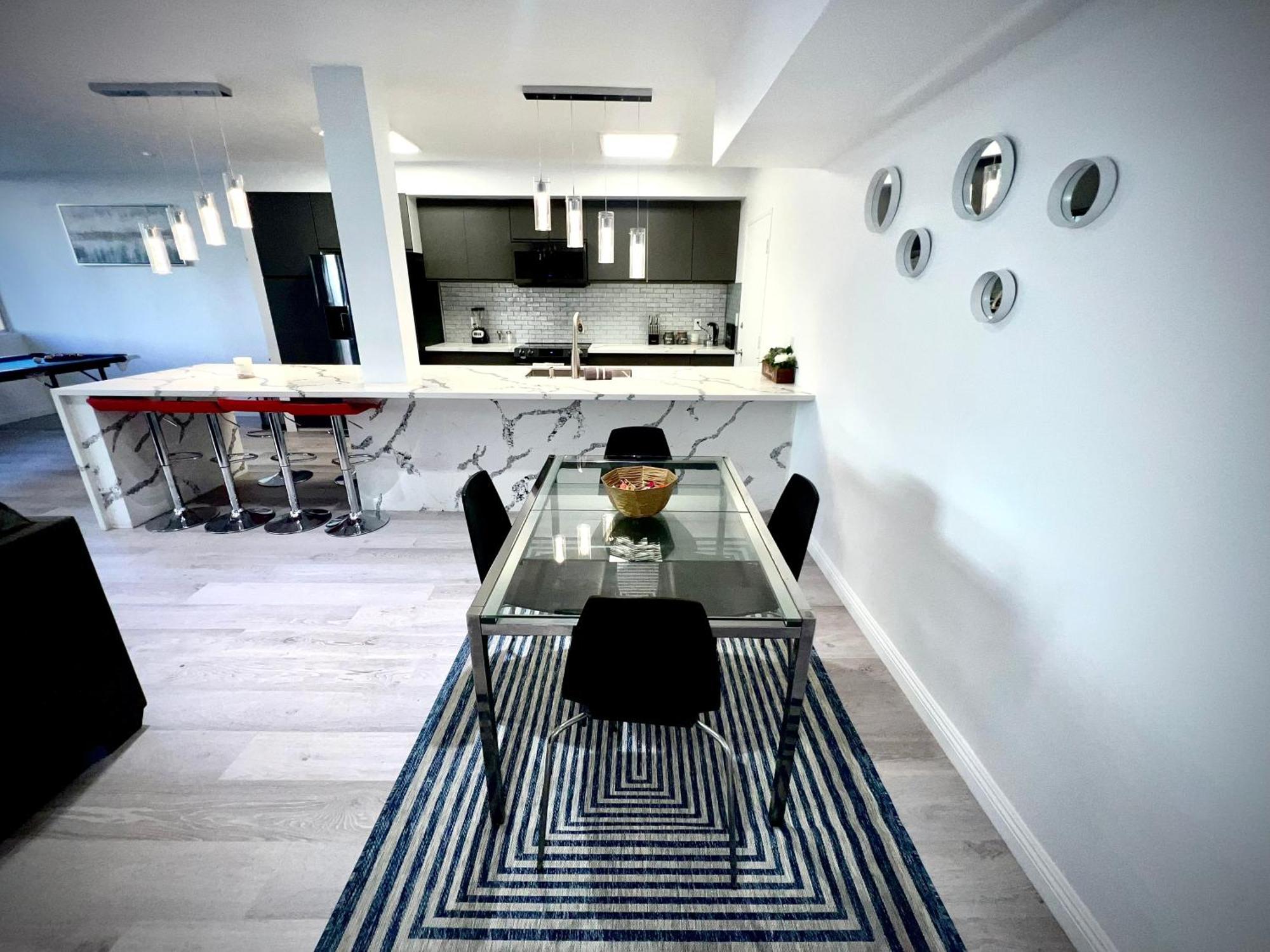 Amazing Large 2 Bedroom West Hollywood