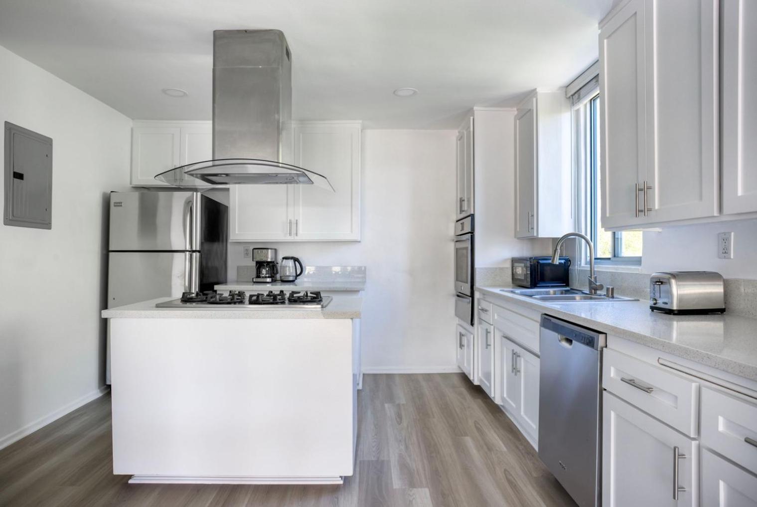 Apartment Beverly Hills 2br W Pool Nr Shops Groceries Lax-1131 Los Angeles