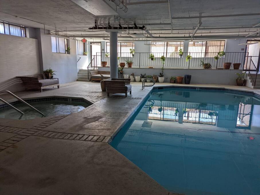 Spacious 2 Bedrooms. Prime Location Apartamento Los Angeles