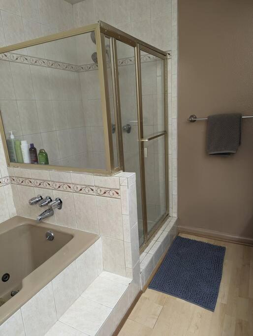 Spacious 2 Bedrooms. Prime Location Apartamento Los Angeles