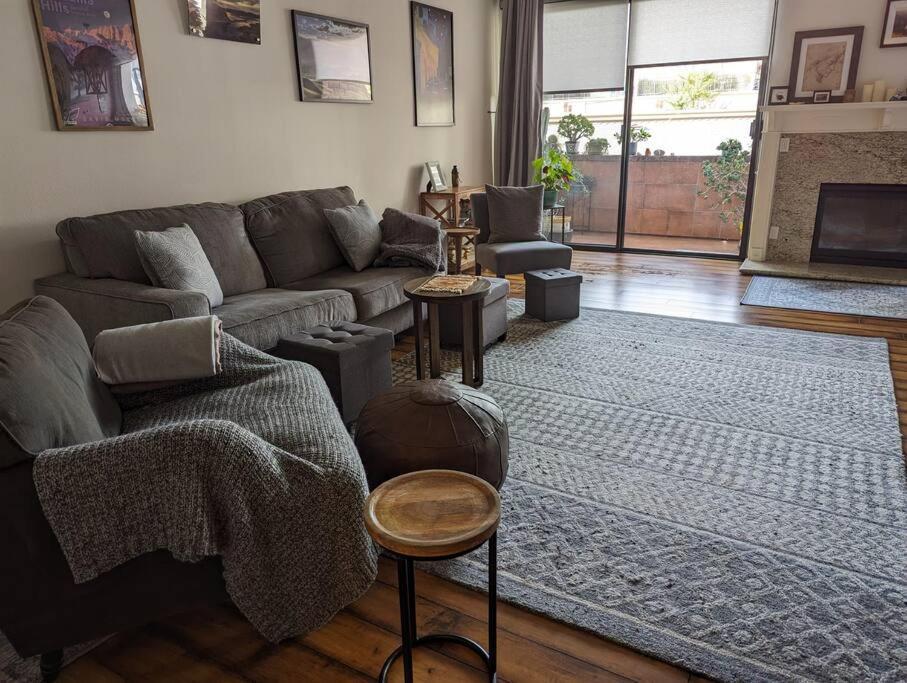 Spacious 2 Bedrooms. Prime Location *