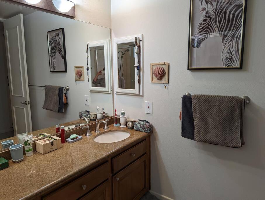 Spacious 2 Bedrooms. Prime Location Apartamento *