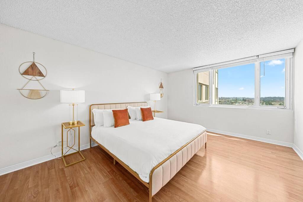 Sun-kissed Oceanfront Gem With Spectacular Views *