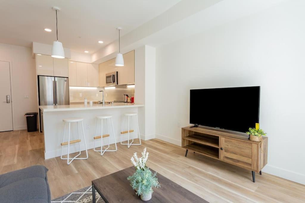 Ktown 1bd/1ba Unit With Great Amenities *
