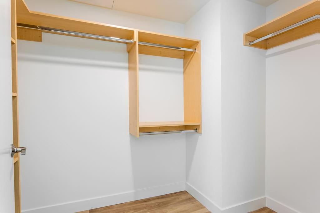 Ktown 1bd/1ba Unit With Great Amenities *