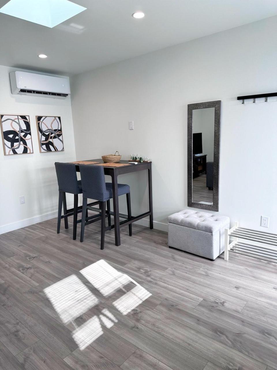 New Built House In Los Angeles And Hottube! Los Angeles