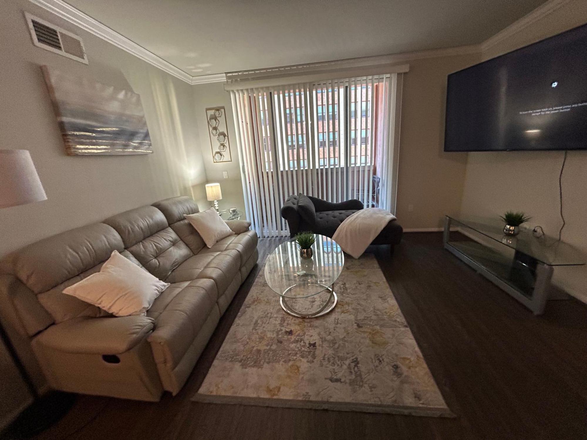 2 Bedroom Downtown La! Los Angeles