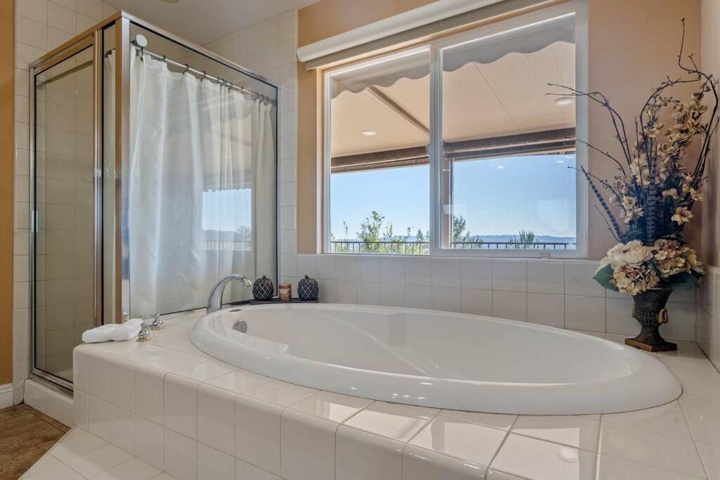 ৎ୭the Safty Paradiseৎ୭ H/w Pool Jacuzzi &much Holiday home