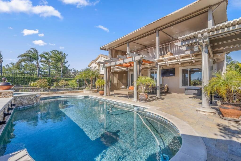 ৎ୭the Safty Paradiseৎ୭ H/w Pool Jacuzzi &much Holiday home Los Angeles