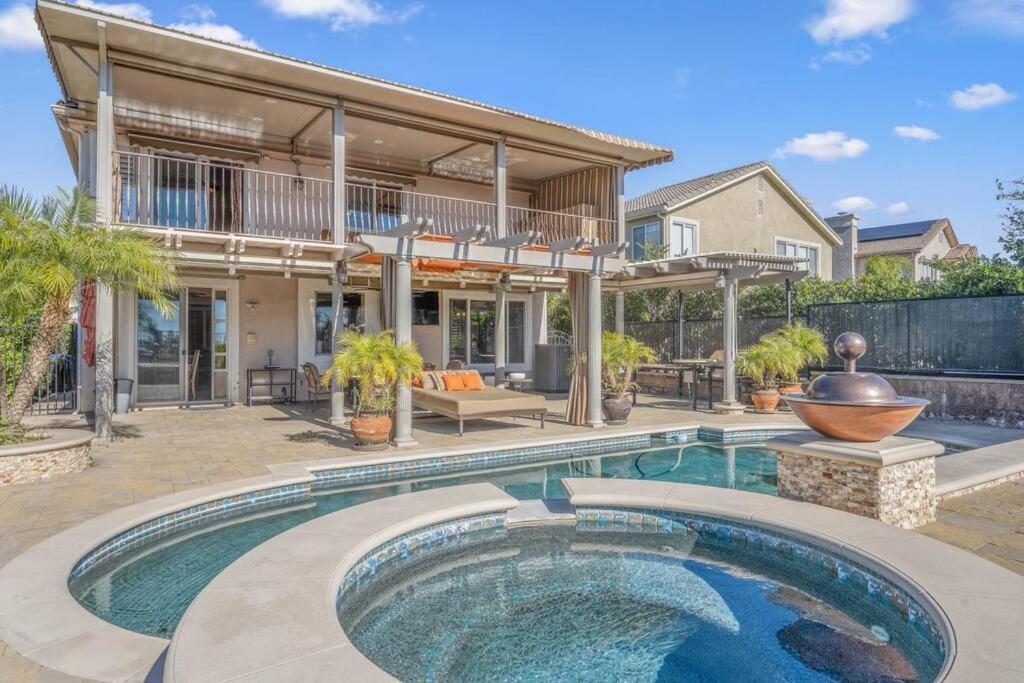 Holiday home ৎ୭the Safty Paradiseৎ୭ H/w Pool Jacuzzi &much *
