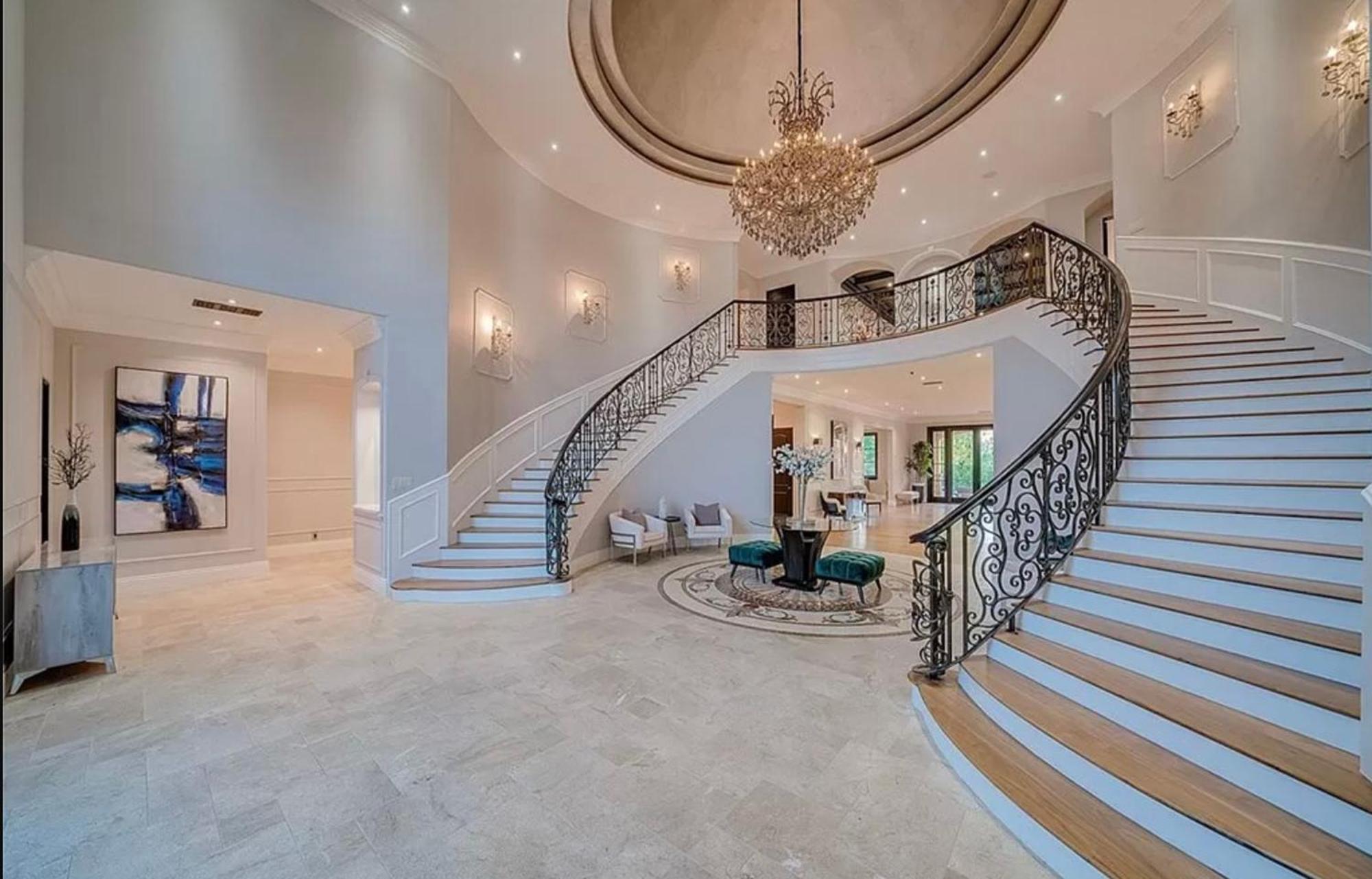 Majestic 6br Mediterranean Mansion With Valley Views & Movie Theater * Los Angeles