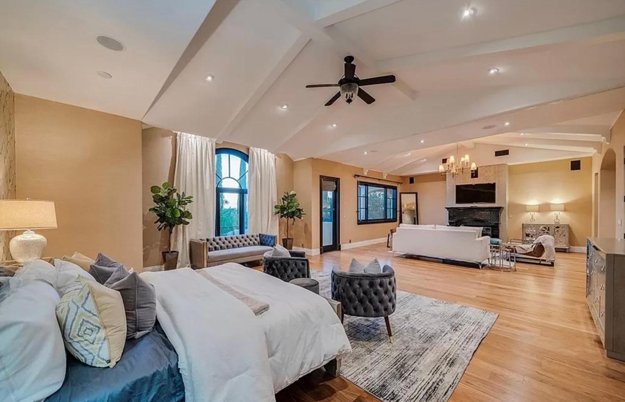 Majestic 6br Mediterranean Mansion With Valley Views & Movie Theater Villa *