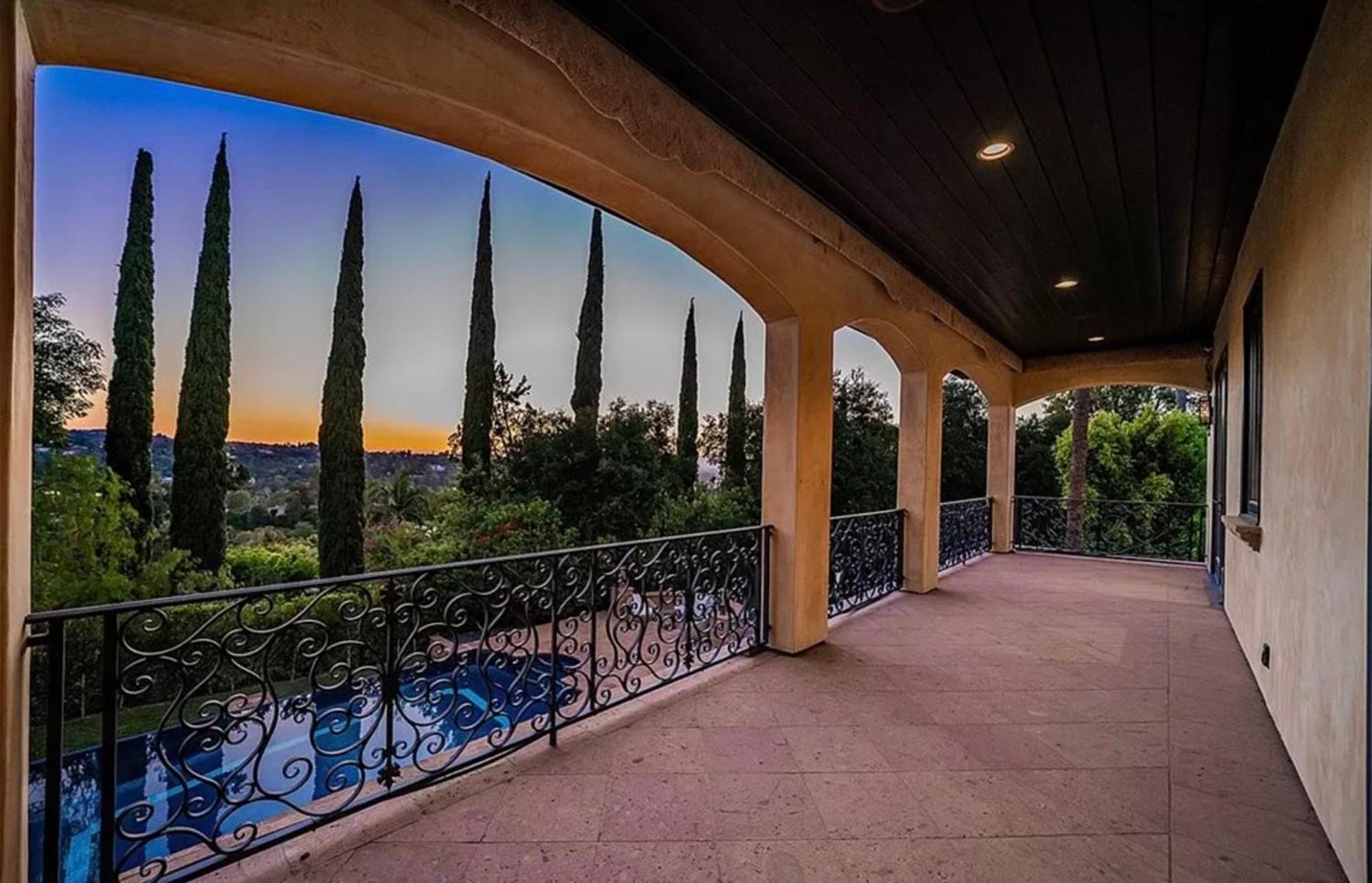 Majestic 6br Mediterranean Mansion With Valley Views & Movie Theater