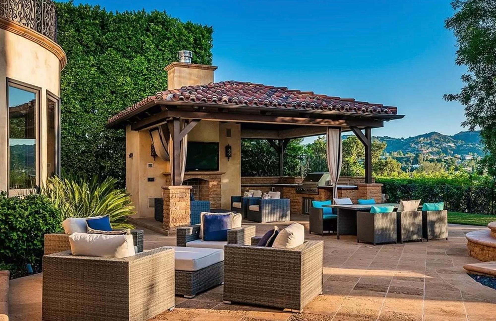 Majestic 6br Mediterranean Mansion With Valley Views & Movie Theater Villa