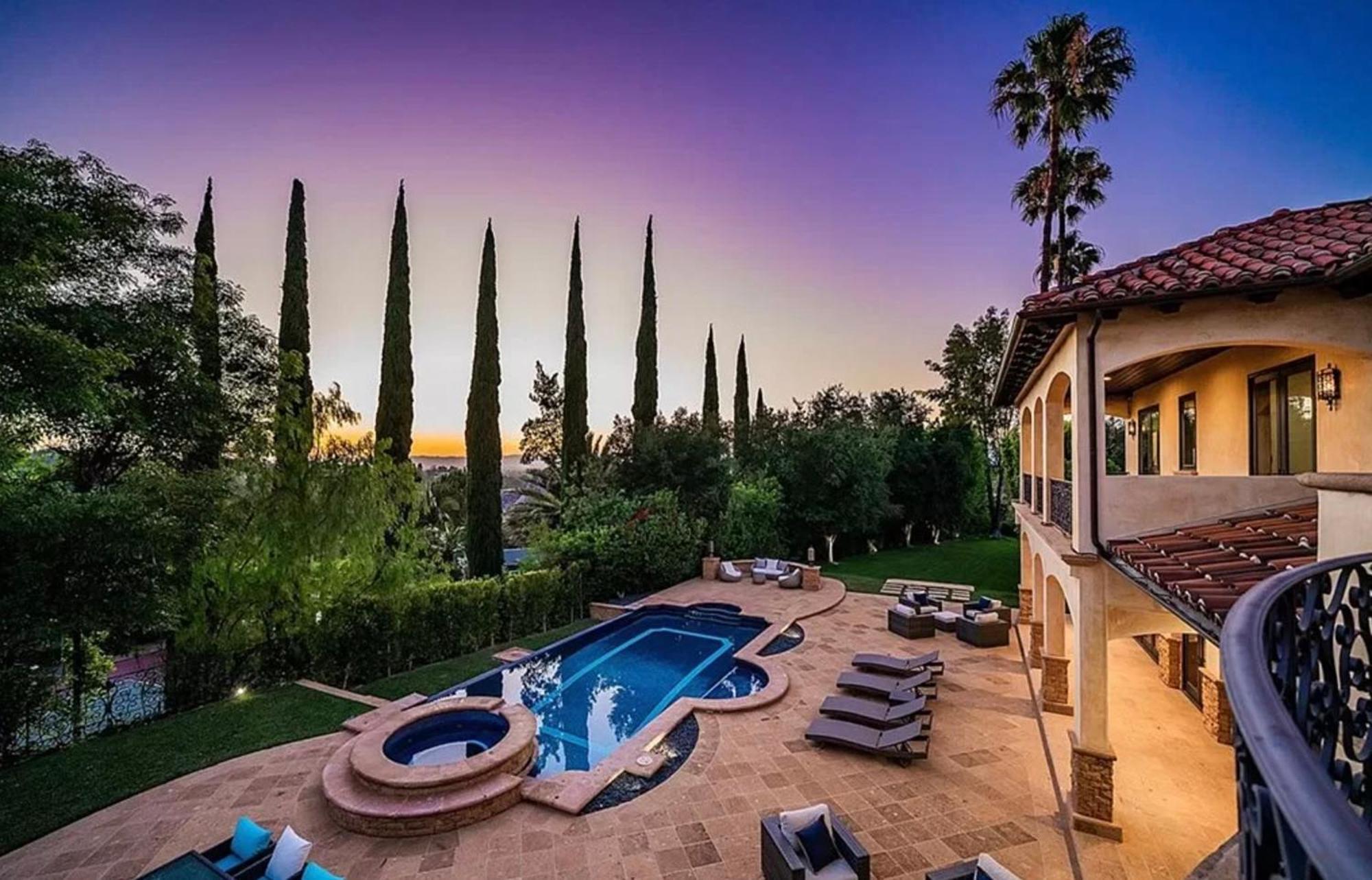 Majestic 6br Mediterranean Mansion With Valley Views & Movie Theater Villa Los Angeles