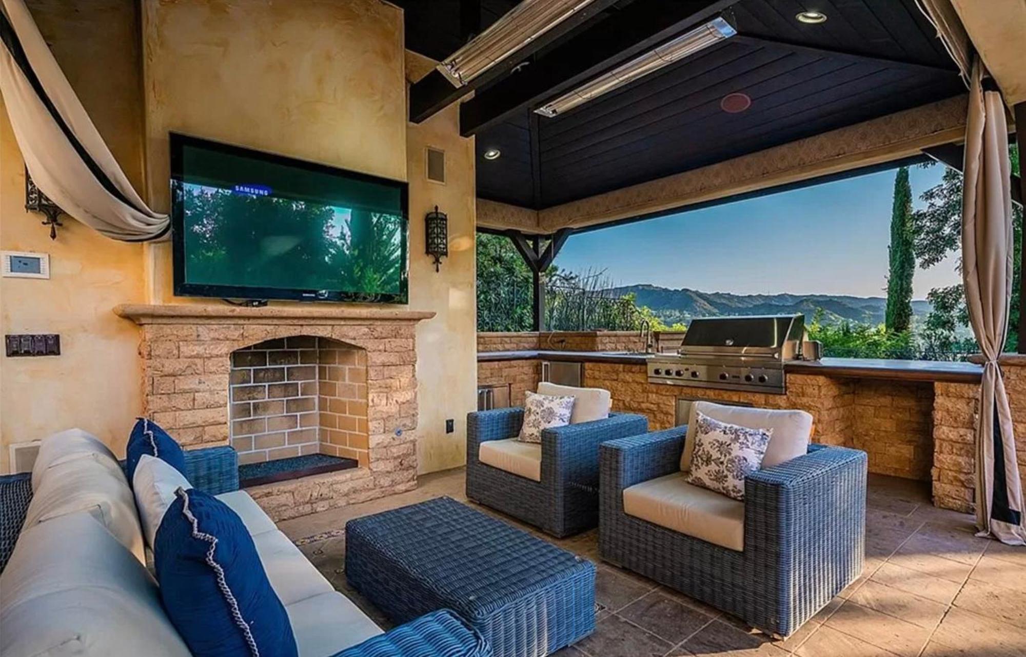 Villa Majestic 6br Mediterranean Mansion With Valley Views & Movie Theater *
