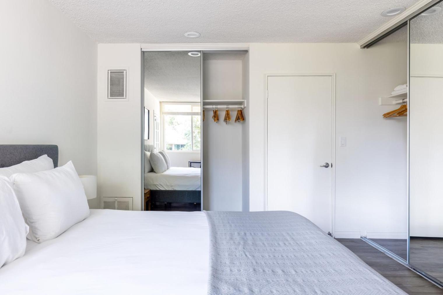 Brentwood 1br W Pool Gym Nr Restaurants Lax-341 Los Angeles