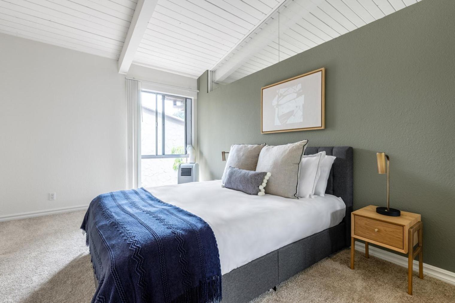Culver 2br W Gym Pool Nr Shops Lax-328