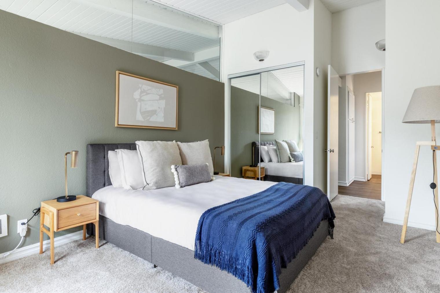 Culver 2br W Gym Pool Nr Shops Lax-328 Apartment