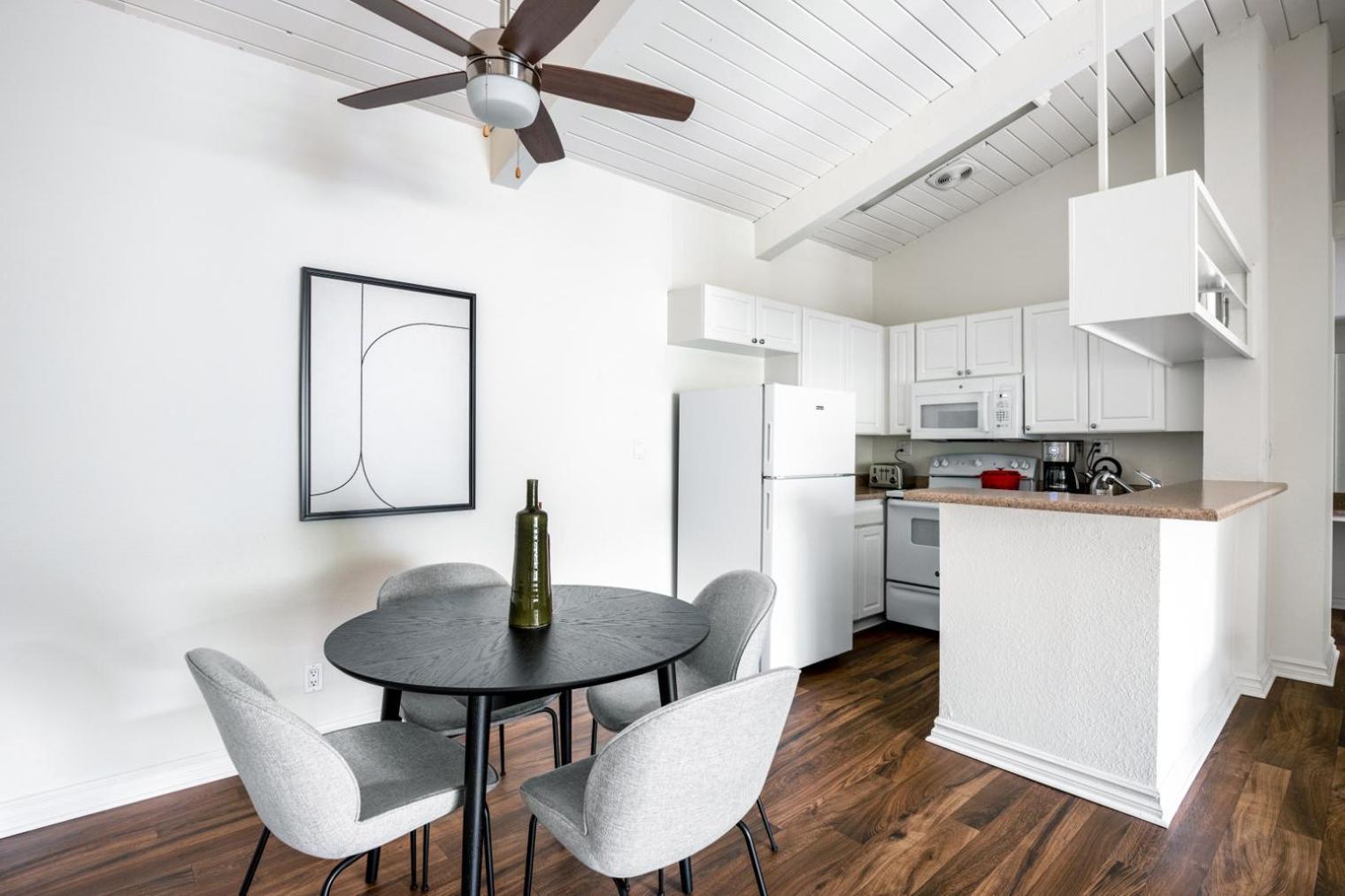 Culver 2br W Gym Pool Nr Shops Lax-328 Apartment *