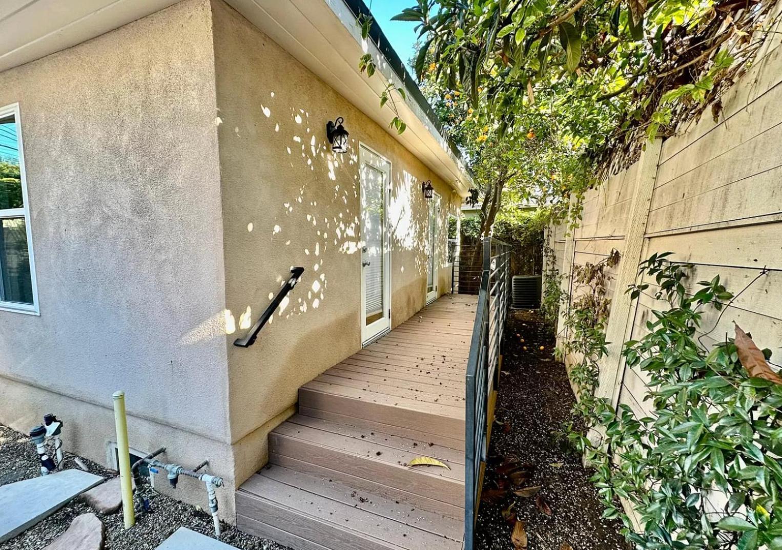 Private In Venice * Los Angeles