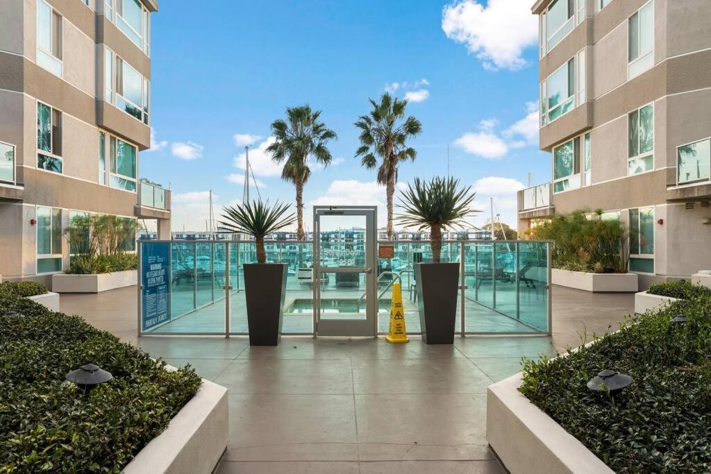 Apartamento Skyline Oasis: Luxe 3-floor Waterfront Penthouse Los Angeles