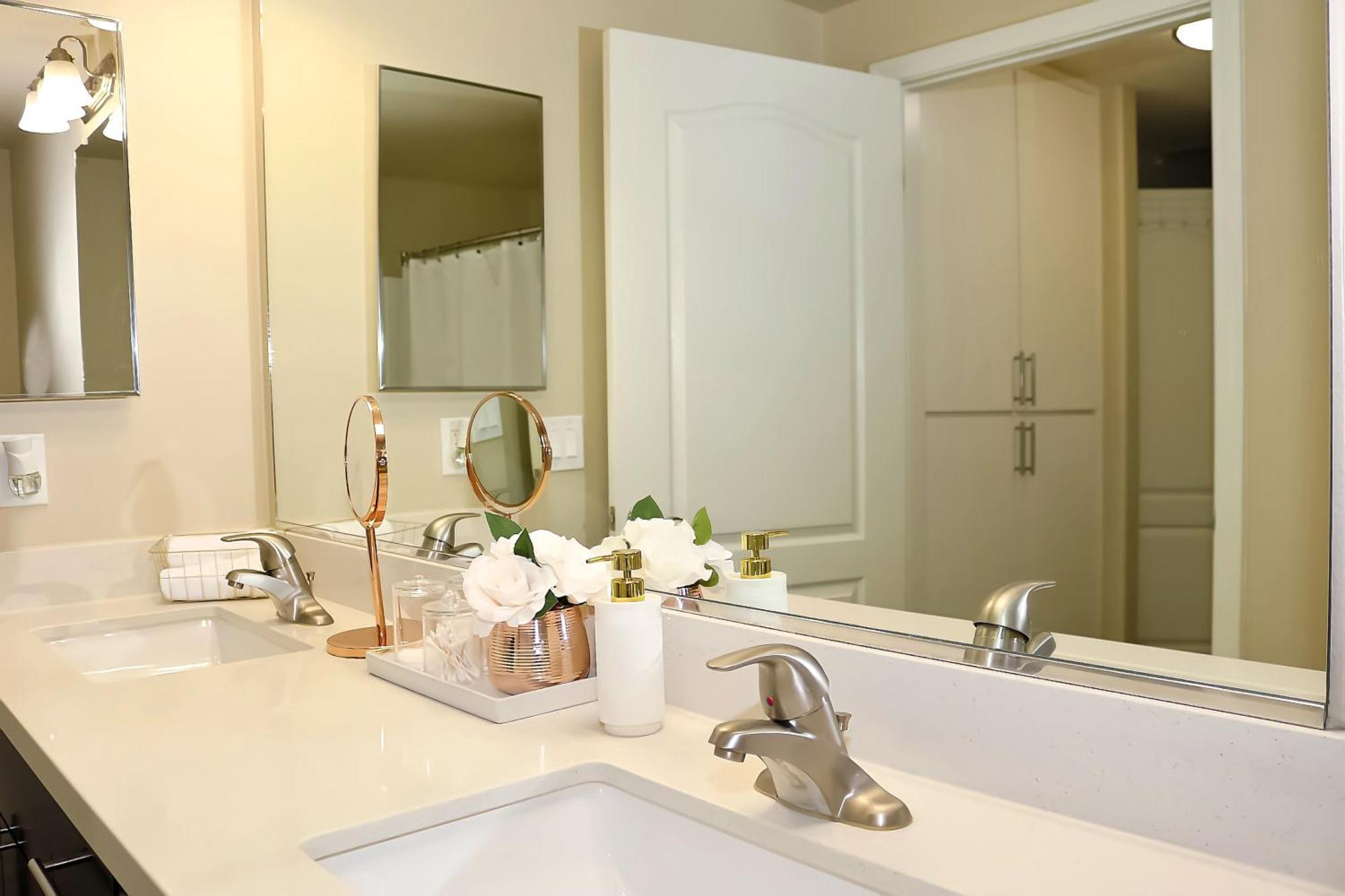 Apartment Marina Del Rey Luxury Pool, Gym, Parking, Bbq