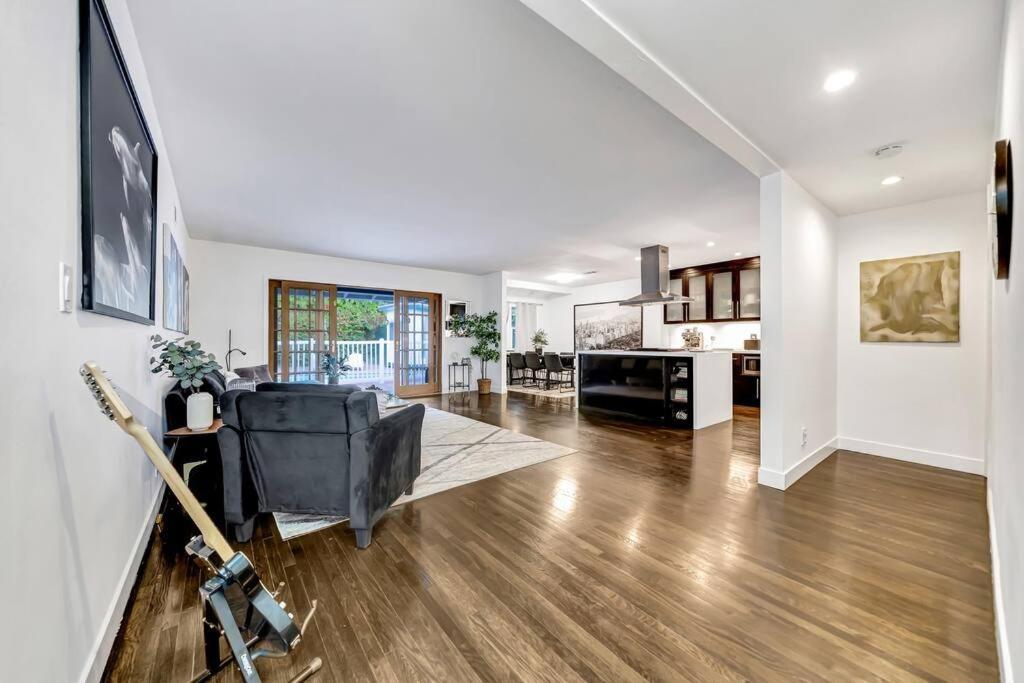 Eden - Woodland Hills * Los Angeles