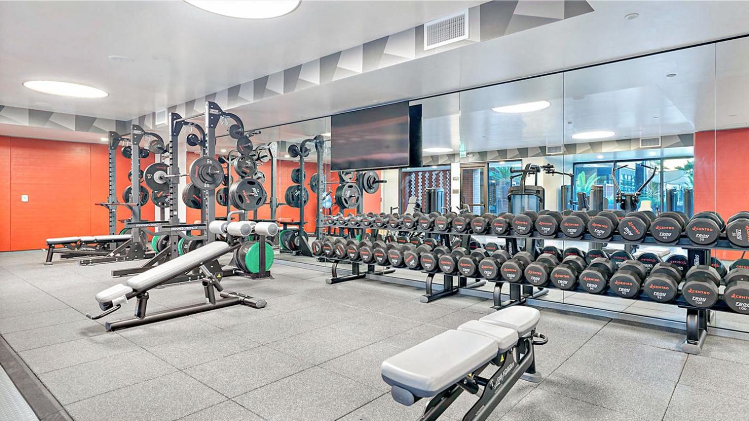 Apartment Hollywood W Gym Pool Bbq Nr Metro Lax-848