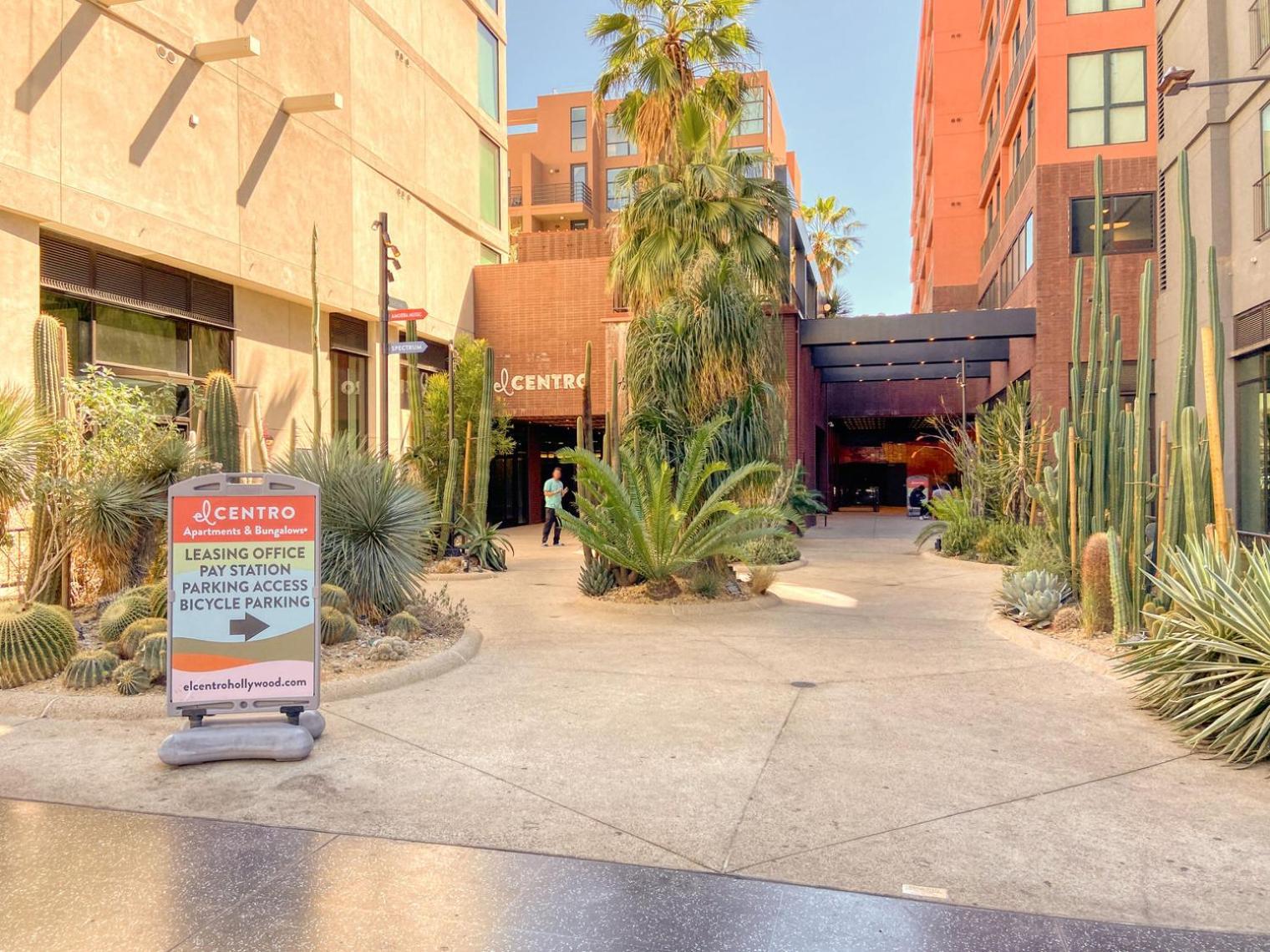 Hollywood W Gym Pool Bbq Nr Metro Lax-848