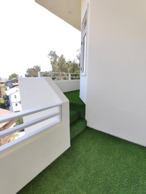 Epic Views! Hollywood Hills Skyvilla: Crow's Nest Los Angeles