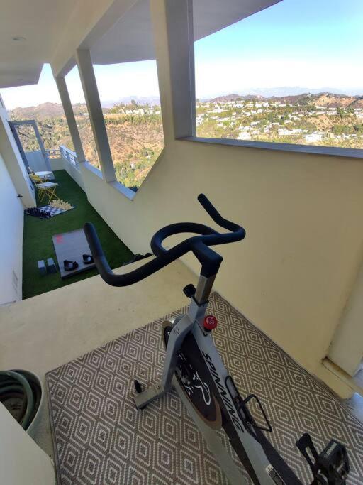 Epic Views! Hollywood Hills Skyvilla: Crow's Nest