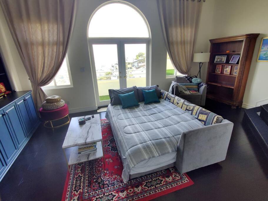 Epic Views! Hollywood Hills Skyvilla: Crow's Nest * Los Angeles