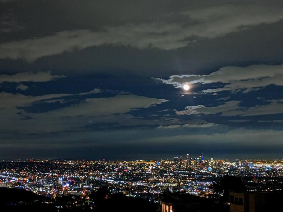 Epic Views! Hollywood Hills Skyvilla: Crow's Nest *