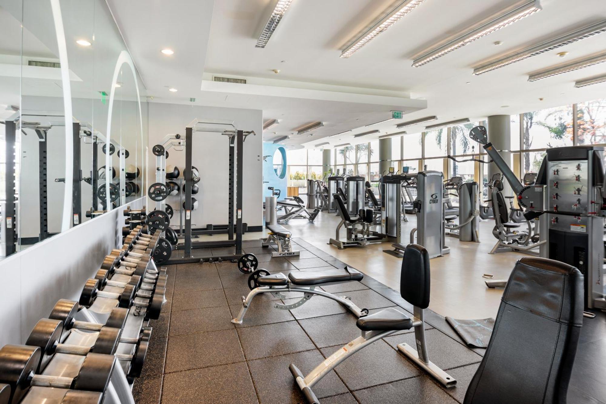Luxury High Rise With City Views * Los Angeles