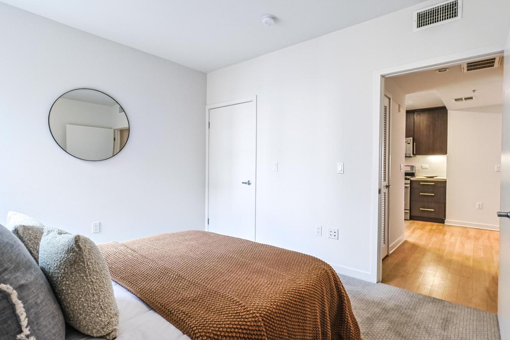 Trendy 2br Steps To Promenade & Sm Pier! Apartment Los Angeles